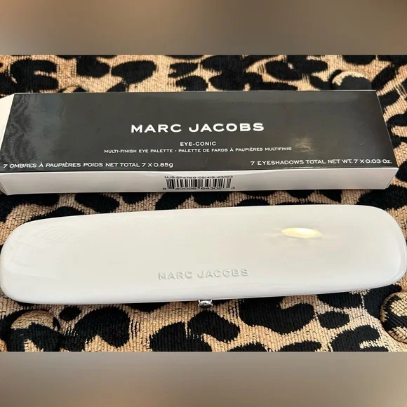 Marc Jacob’s eye-conic eyeshadow palette 790 Fantascene - Picture 3 of 6